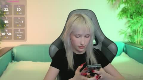 Snapshot of chrome_heartz chatting on February 2026 02:35:01 PM EvaBlonde TayaBrunette EliieBlack hair online show from February 2026 02:35:01 PM