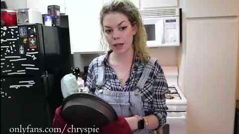 Snapshot of chrysanthulu chatting on September 2025 05:00:02 AM Chrys online show from September 2025 05:00:02 AM