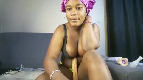 Snapshot of chubby_flora chatting on May 2026 05:45:01 AM Flora online show from May 2026 05:45:01 AM