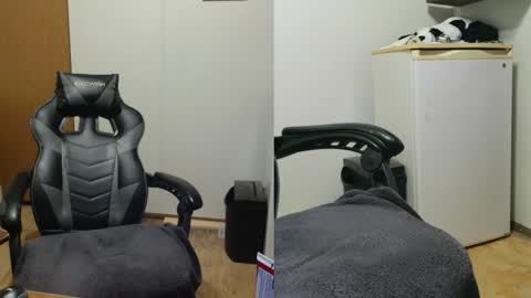 Snapshot of chubbyguy00054 chatting on December 2024 03:28:02 AM chubbyguy00054 online show from December 2024 03:28:02 AM