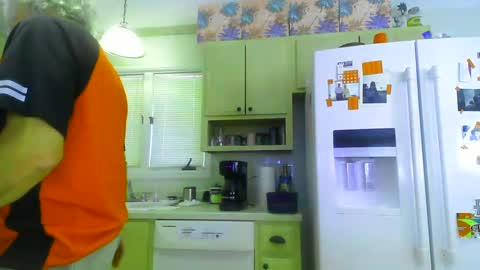 Snapshot of chuck354139 chatting on January 2025 02:35:02 PM chuck354139 online show from January 2025 02:35:02 PM