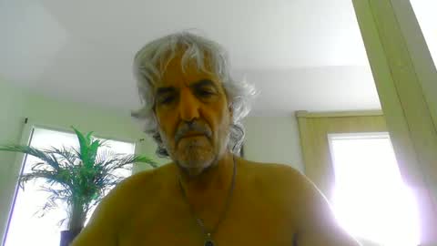 Snapshot of chuck354139 chatting on January 2025 03:55:01 PM chuck354139 online show from January 2025 03:55:01 PM