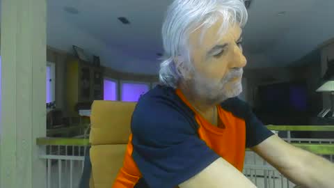 Snapshot of chuck354139 chatting on January 2025 12:31:02 PM chuck354139 online show from January 2025 12:31:02 PM