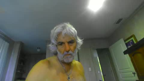 Snapshot of chuck354139 chatting on January 2025 04:59:01 PM chuck354139 online show from January 2025 04:59:01 PM