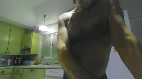 Snapshot of chuck354139 chatting on January 2025 11:24:01 PM chuck354139 online show from January 2025 11:24:01 PM