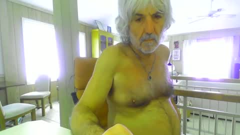 Snapshot of chuck354139 chatting on January 2025 04:54:01 PM chuck354139 online show from January 2025 04:54:01 PM