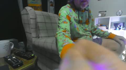 Snapshot of chuck354139 chatting on February 2025 09:00:02 AM chuck354139 online show from February 2025 09:00:02 AM