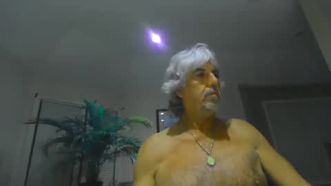 Snapshot of chuck354139 chatting on February 2025 08:52:01 AM chuck354139 online show from February 2025 08:52:01 AM