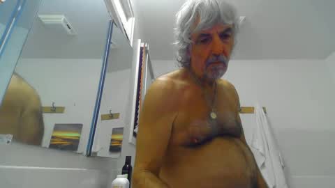 Snapshot of chuck354139 chatting on February 2025 01:46:02 AM chuck354139 online show from February 2025 01:46:02 AM