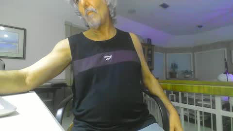 Snapshot of chuck354139 chatting on March 2025 08:09:01 AM chuck354139 online show from March 2025 08:09:01 AM