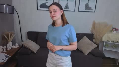 My name is Mia hello everyone online show from April 2026 11:51:02 AM