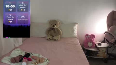 Mia online show from December 2024 04:56:02 AM