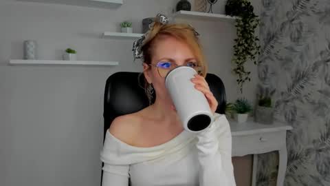 Cinderella online show from February 2026 06:48:02 AM