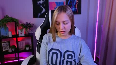 cindylovesmith online show from April 2026 05:59:01 AM