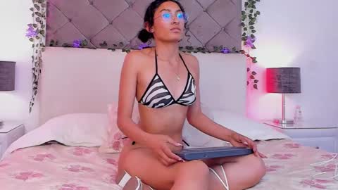 Karla  online show from September 2025 08:20:02 PM