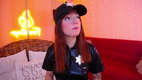 cinnamon_bite online show from January 2026 01:16:02 PM