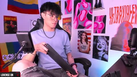 Snapshot of cinnamon_boyxxx chatting on January 2025 02:53:01 AM David Independent Model online show from January 2025 02:53:01 AM