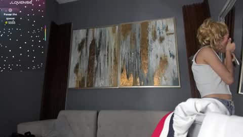 Snapshot of cinnia_ chatting on September 2025 12:08:02 PM Cintia online show from September 2025 12:08:02 PM