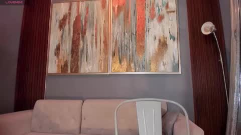 Snapshot of cinnia_ chatting on September 2025 12:09:02 PM Cintia online show from September 2025 12:09:02 PM