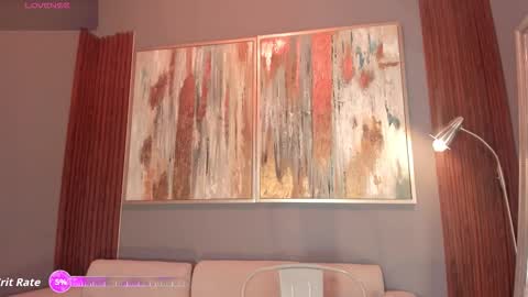 Snapshot of cinnia_ chatting on October 2025 12:14:02 PM Cintia online show from October 2025 12:14:02 PM