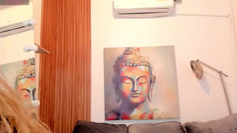 Cintia online show from November 2025 12:15:02 PM