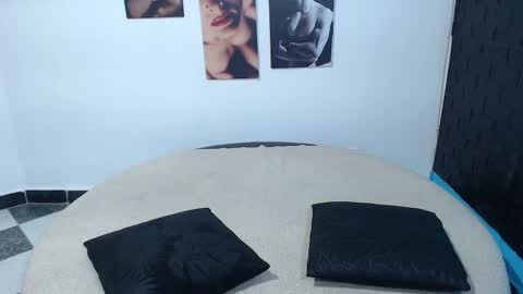 Cinthya online show from October 2025 06:06:02 PM