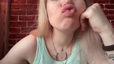 citrusblissss online show from November 2025 02:33:02 AM