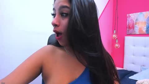 claire aristizabal online show from January 2025 04:10:01 AM