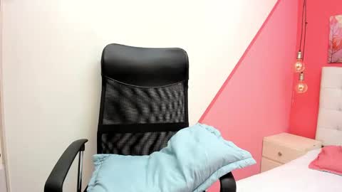 claire aristizabal online show from January 2025 04:02:01 AM