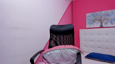 claire aristizabal online show from March 2025 11:05:01 AM