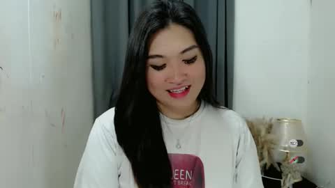 CLAIRE online show from October 2025 05:19:02 AM