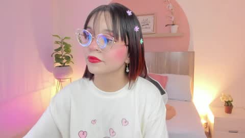 Snapshot of clara_lu chatting on May 2026 04:53:02 AM C L A R A online show from May 2026 04:53:02 AM