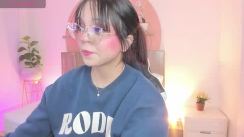 Snapshot of clara_lu chatting on May 2026 02:50:01 AM C L A R A online show from May 2026 02:50:01 AM