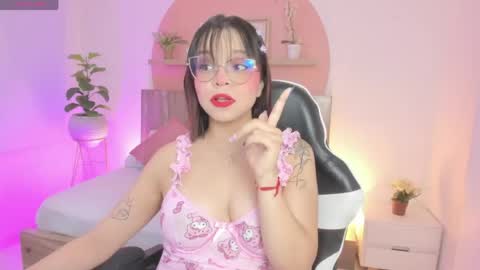 Snapshot of clara_lu chatting on May 2026 02:41:01 AM C L A R A online show from May 2026 02:41:01 AM