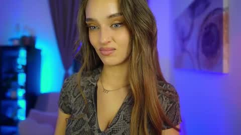 Clara smile online show from October 2025 06:37:01 PM