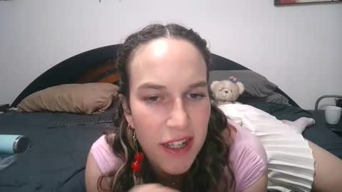 claralafontaine online show from December 2025 10:28:01 PM