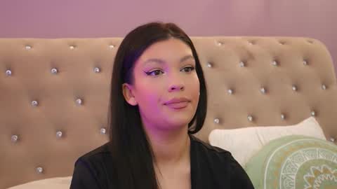 Clara online show from November 2025 03:34:02 PM