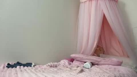 Clara online show from April 2026 10:12:02 PM