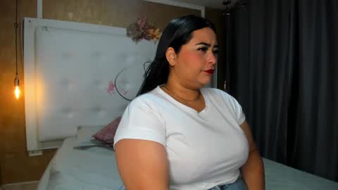 Snapshot of clarigil chatting on January 2025 01:04:01 PM clarigil online show from January 2025 01:04:01 PM