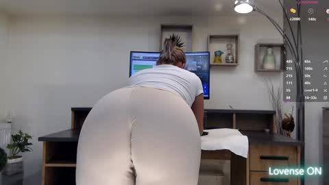 Snapshot of classy_medeeea chatting on January 2025 01:07:02 AM Deea xxx online show from January 2025 01:07:02 AM