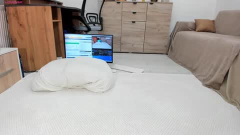 Snapshot of classy_medeeea chatting on November 2025 01:27:01 AM Deea xxx online show from November 2025 01:27:01 AM