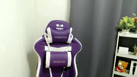 Claudia online show from October 2025 01:30:02 AM