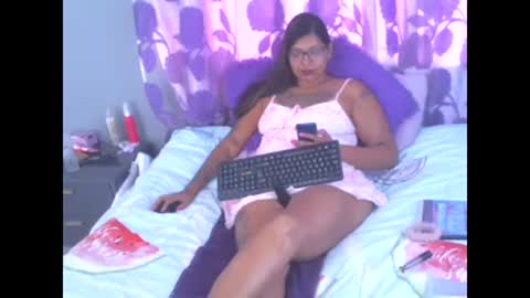 Snapshot of claudine_valencia chatting on January 2025 07:08:02 AM claudine valencia online show from January 2025 07:08:02 AM