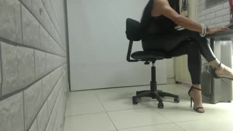 claudita_saens online show from December 2024 04:25:01 PM