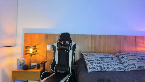 claytonburgues online show from April 2026 01:42:01 AM