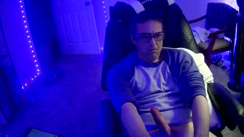 Snapshot of cleigm841 chatting on November 2025 01:06:01 AM RichDahtCom online show from November 2025 01:06:01 AM