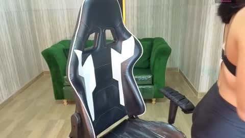 Clementine online show from October 2025 12:17:01 PM