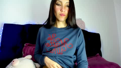  Nicol  online show from December 2024 12:05:01 AM