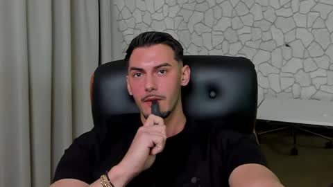 Snapshot of clintmasterss chatting on April 2026 06:16:02 AM ClintMasterss online show from April 2026 06:16:02 AM