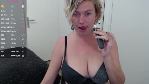 Syl  online show from October 2025 07:18:01 AM